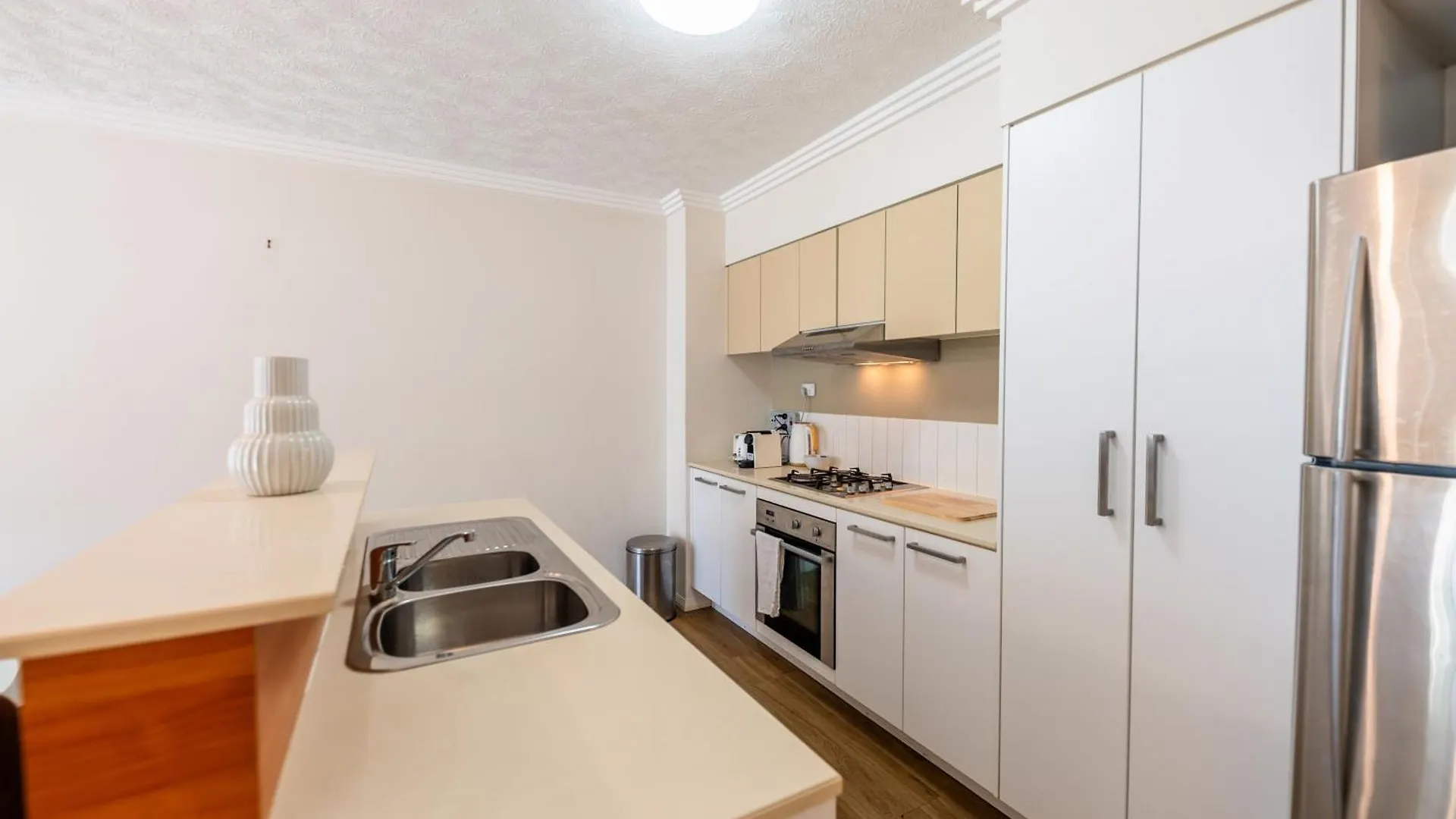 Urban Luxury City Apartment With Pool And Parking بريزبين 0*,