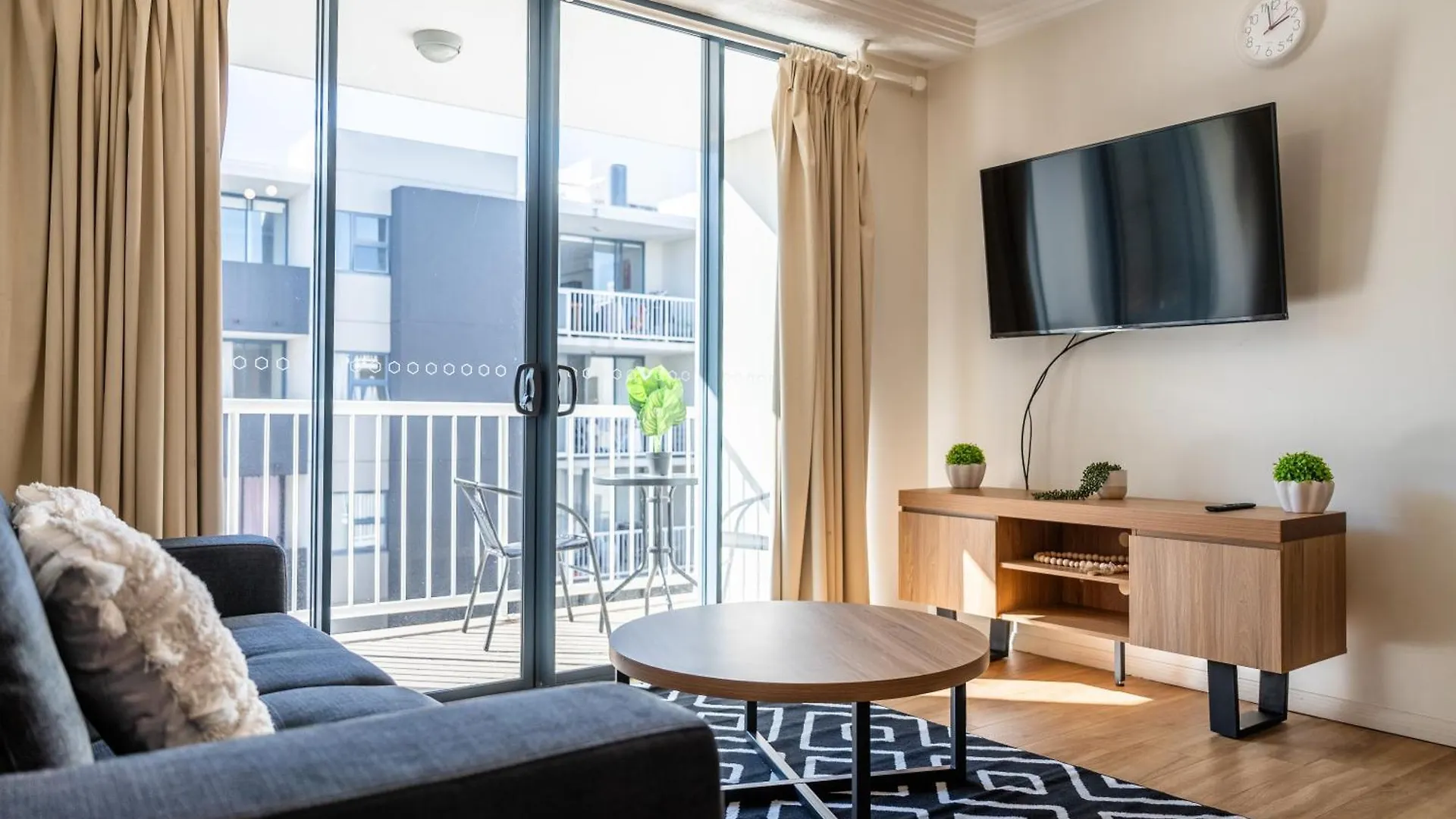 Urban Luxury City Apartment With Pool And Parking بريزبين
